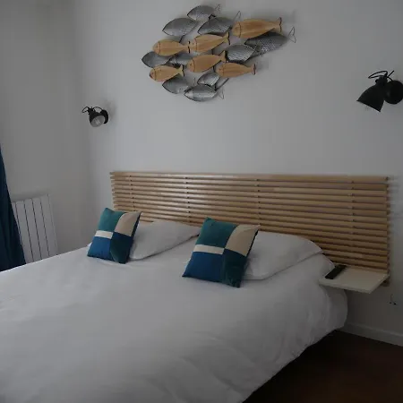 迪娜努瓦尔穆捷酒店 3*