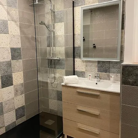 酒店 迪娜努瓦尔穆捷酒店 3*