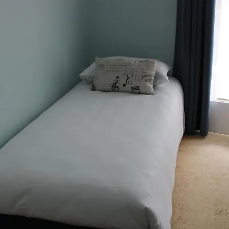 迪娜努瓦尔穆捷酒店 3* La Guérinière