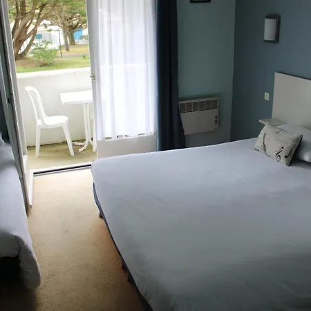 迪娜努瓦尔穆捷酒店 3* La Guérinière