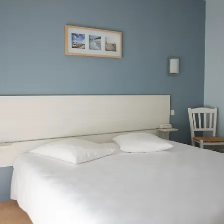 迪娜努瓦尔穆捷酒店 3*